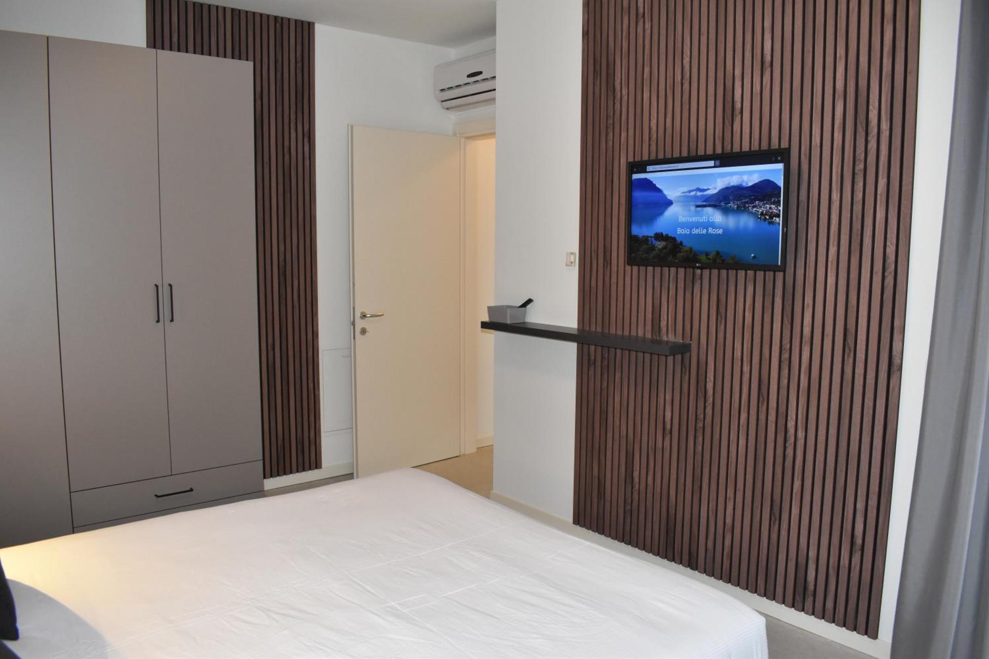 Baia Delle Rose Via Roma 111 Appartement Costa Volpino Buitenkant foto
