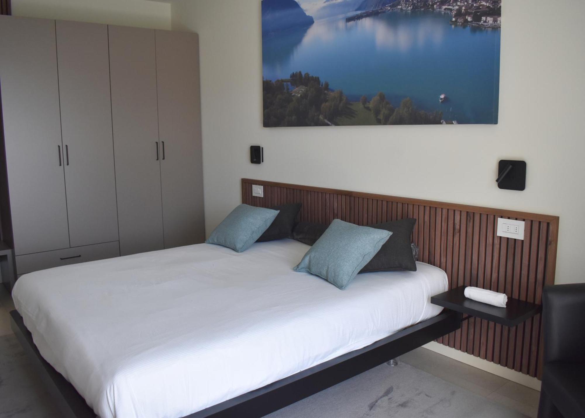 Baia Delle Rose Via Roma 111 Appartement Costa Volpino Buitenkant foto