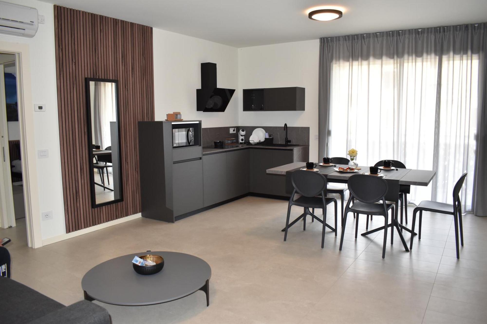 Baia Delle Rose Via Roma 111 Appartement Costa Volpino Buitenkant foto