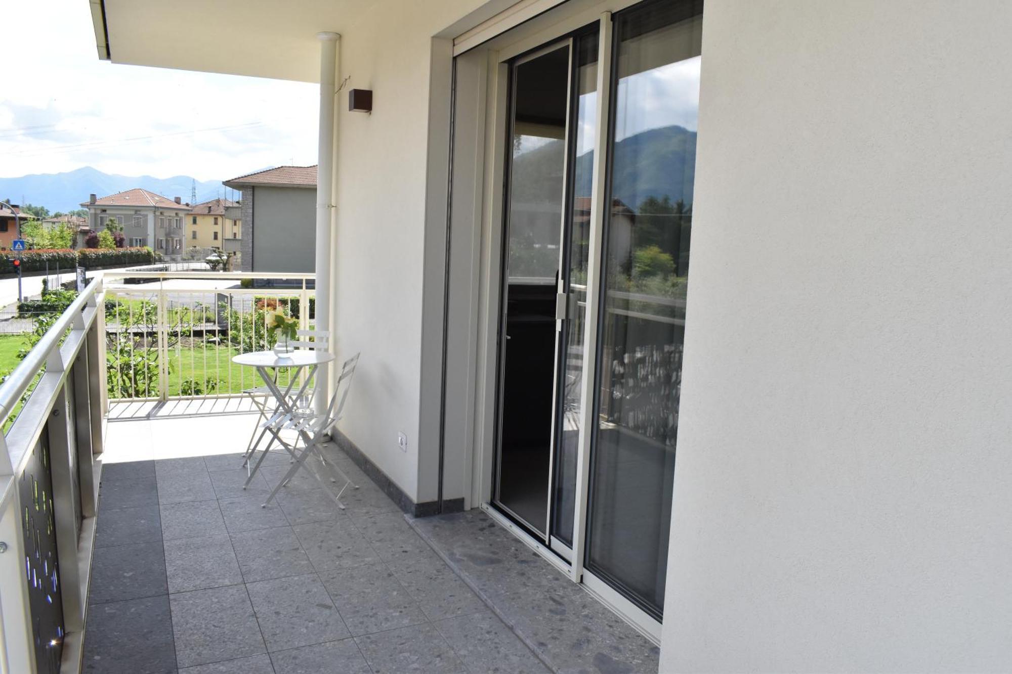 Baia Delle Rose Via Roma 111 Appartement Costa Volpino Buitenkant foto